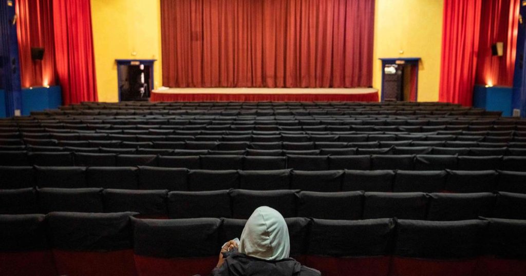 سينما المؤلف بين النخبوية وضجيج أفلام شباك التذاكر | عبدالرحيم الشافعي