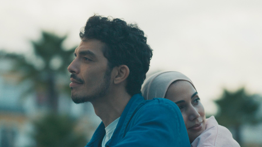 2M.maمهرجان مراكش السينمائي: 14 فيلماً تتنافس على "النجمة الذهبية" و"وراء أشجار النخيل" يمثل السينما المغربيةكشف المهرجان الدولي للفيلم بمراكش عن تفاصيل برنامجه للدورة الحالية، والذي يعكس التزام المهرجان بدعم المواهب السينمائية الصاعدة وصناعة….vor 3 Stunden